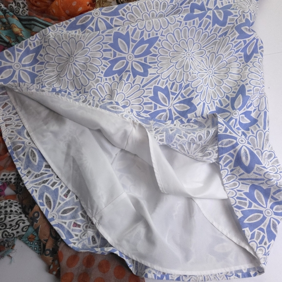 New Talbots Blue and White Floral Embroidered Dress Sz 4 - Picture 10 of 13